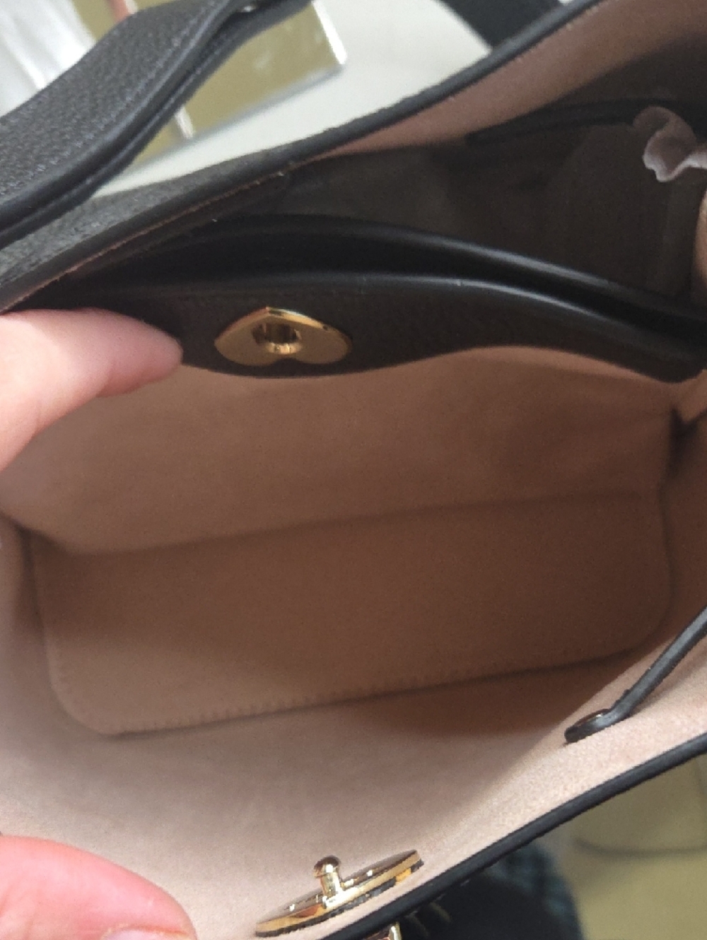 kate spade Marti  Black Pebbled Leather Bucket Bag with Contrast Interior - Picture 4 of 6